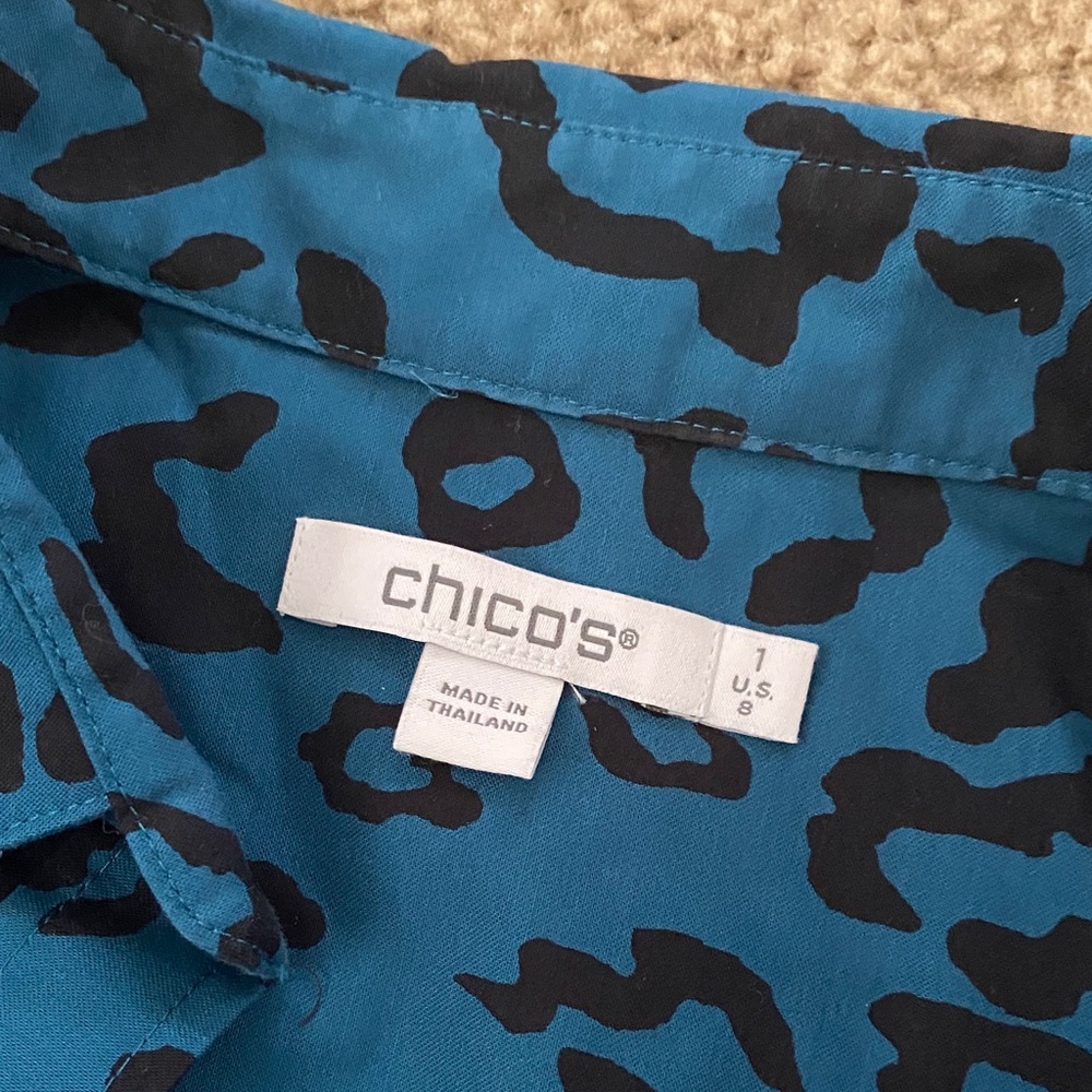 Chico's Blue Leopard Print Button-Up Blouse size 1/(US 8) - Picture 2 of 2